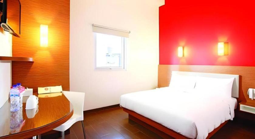 Amaris Hotel Pakuan Bogor Exterior foto