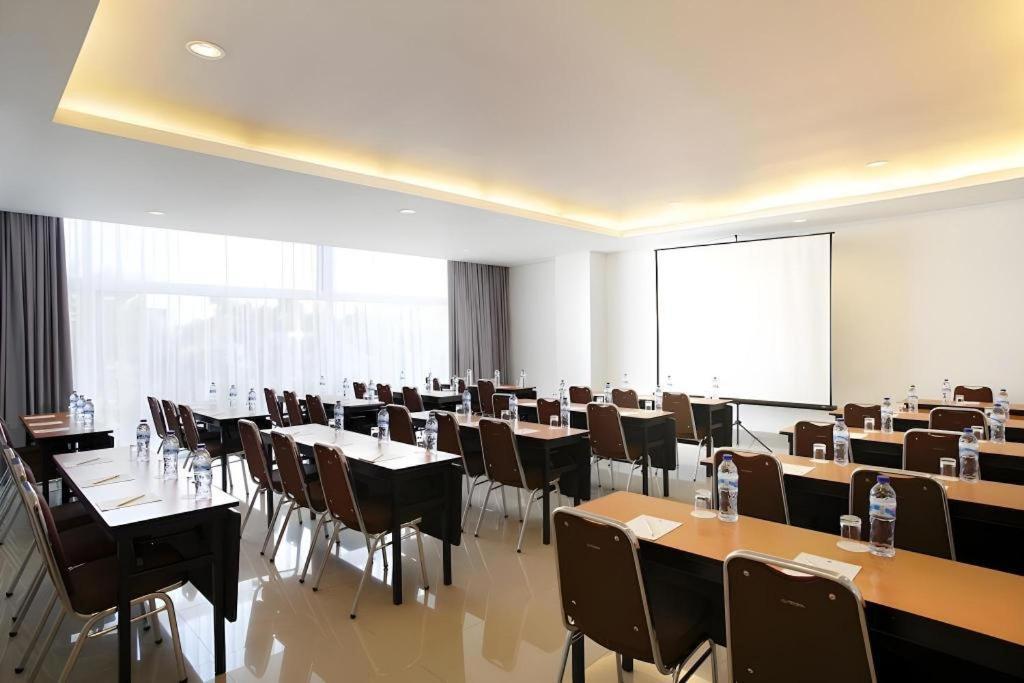 Amaris Hotel Pakuan Bogor Exterior foto